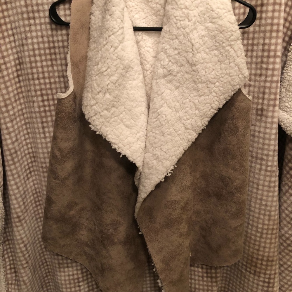 Sherpa and microfiber vest.